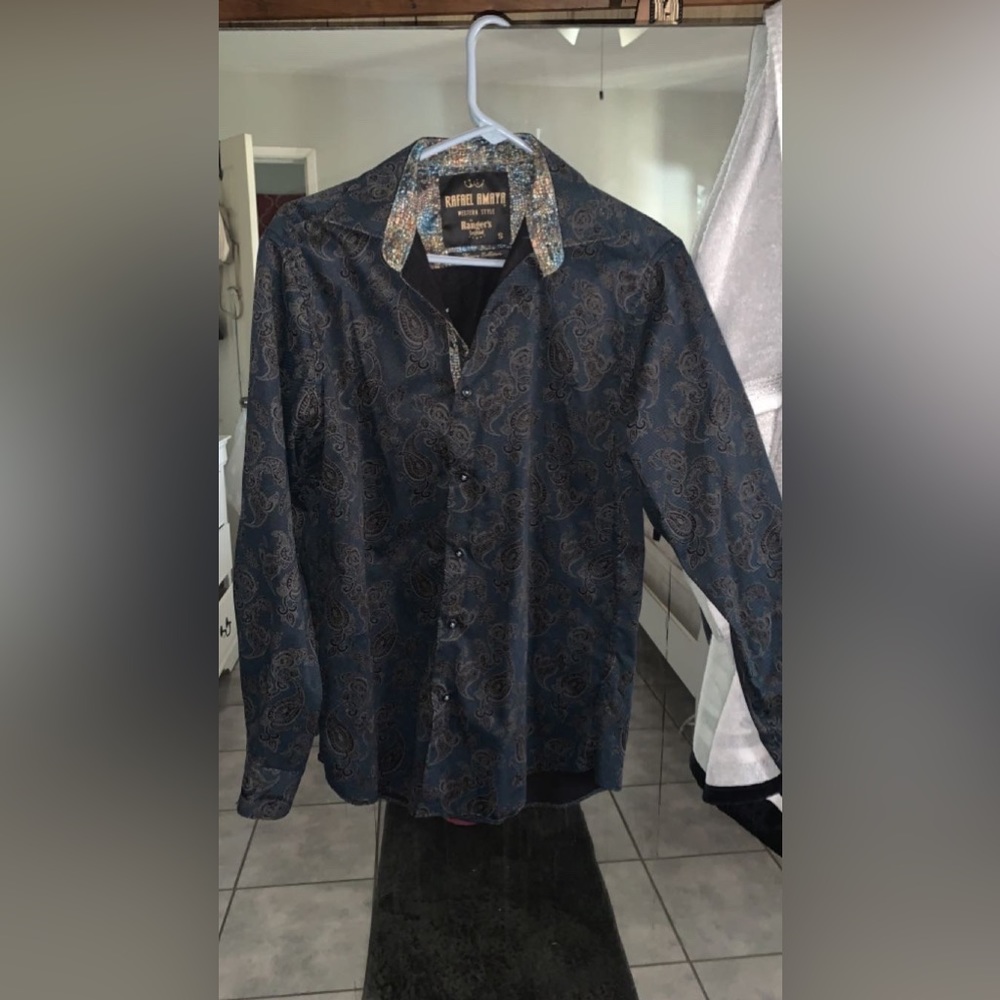 Long sleeve button up cowboy shirt,green/blue color nice for a country party